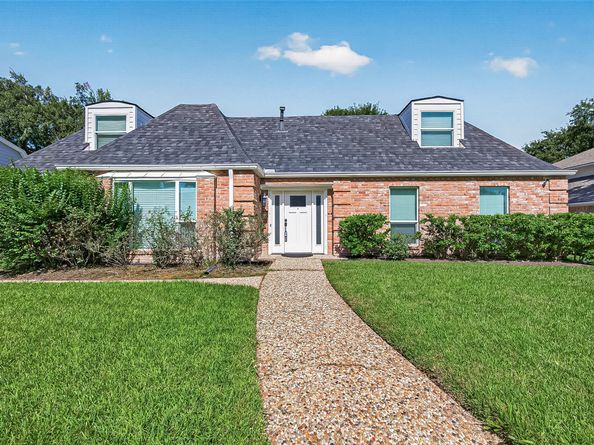 919 Longview Drive, Sugar Land TX 77478