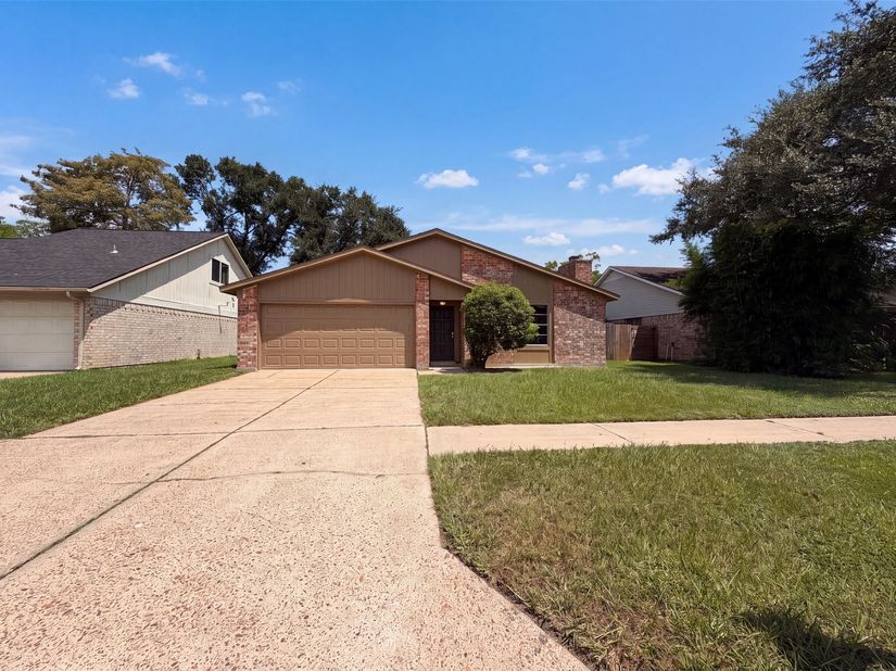 5602 Briarwood Forest Drive, Houston TX 77088