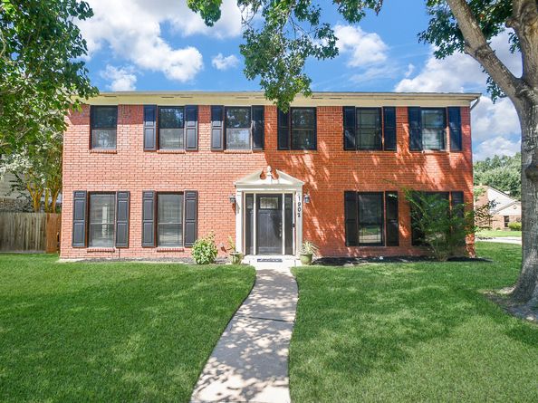 1902 Old Dixie Drive, Richmond TX 77406