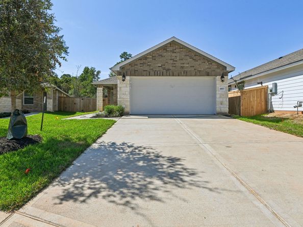 6813 Hart Oak Court, Conroe TX 77304