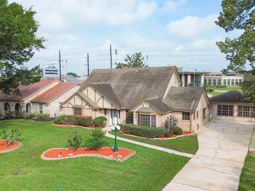 607 E Cypresswood Drive, Spring TX 77373