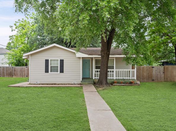 623 S 1st Street, Conroe TX 77301