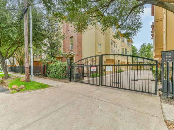 5723 Kansas Street, Houston TX 77007