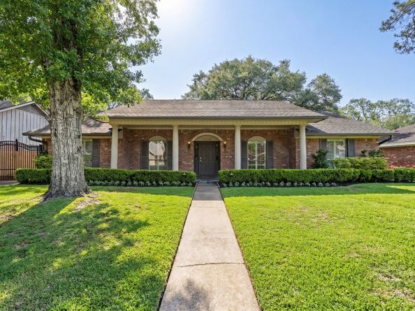 5350 Dumfries Drive, Houston TX 77096