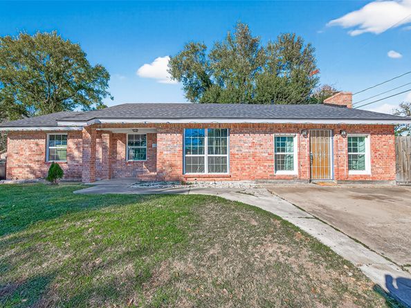 10502 Hollyglen Drive, Houston TX 77016