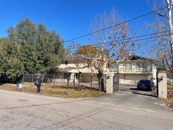 2232 Hoskins Drive, Houston TX 77080