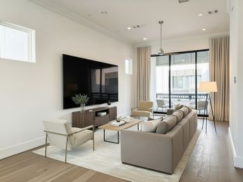 3311 Green Lilly Lane