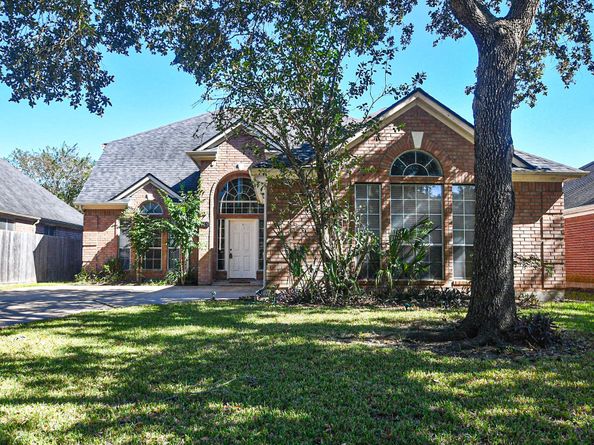 139 Skycrest Drive, Sugar Land TX 77479