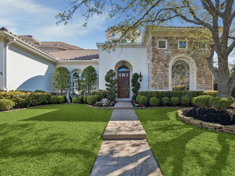 11602 Versailles Lakes Lane, Houston TX 77082