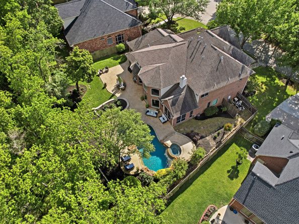 6110 Country Falls Lane, Kingwood TX 77345