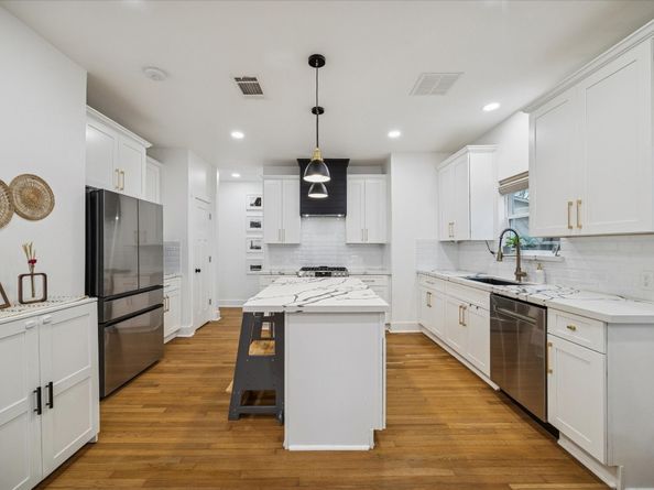207 Tabor Street, Houston TX 77009