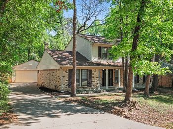 34 E Wandering Oak Drive