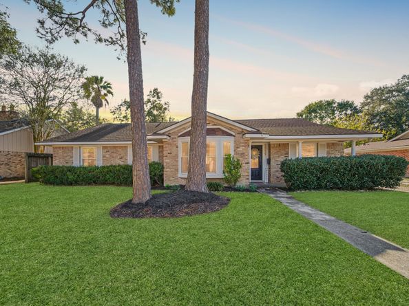 5919 Lattimer Drive, Houston TX 77035