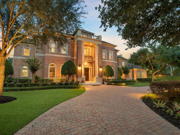 16 Grand Mnr, Sugar Land TX 77479