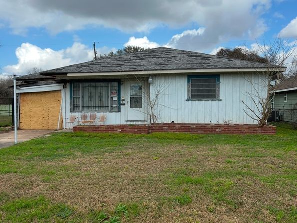 213 Armstrong Street, Houston TX 77029