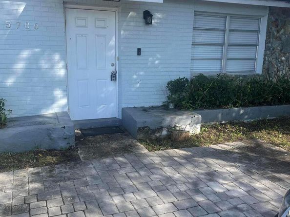 5706 Candlewood Avenue, Mangonia Park FL 33407