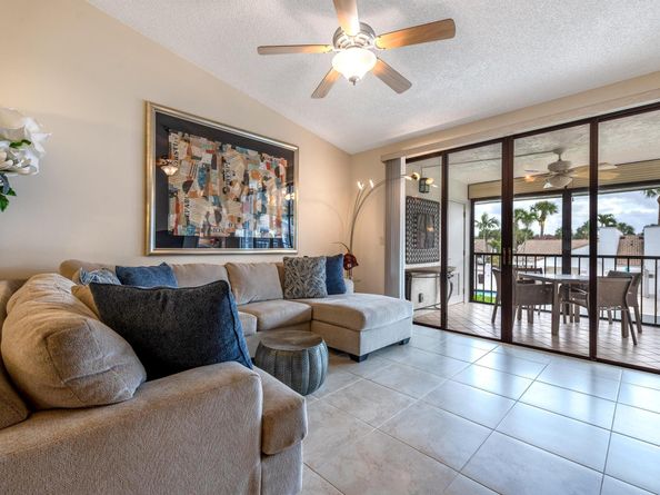 7485 Glendevon Lane 1107, Delray Beach FL 33446