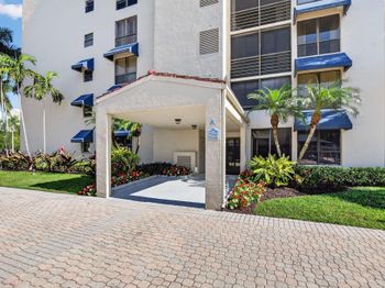 7564 Regency Lake Drive