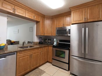 1810 N Lauderdale Ave