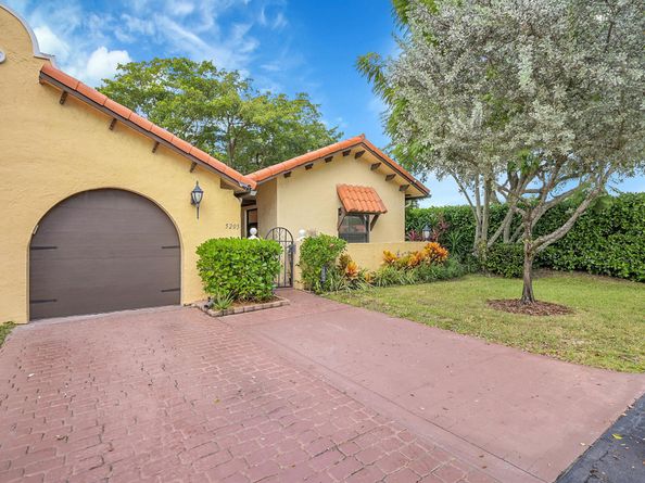 5205 Bolero Circle 5205, Delray Beach FL 33484