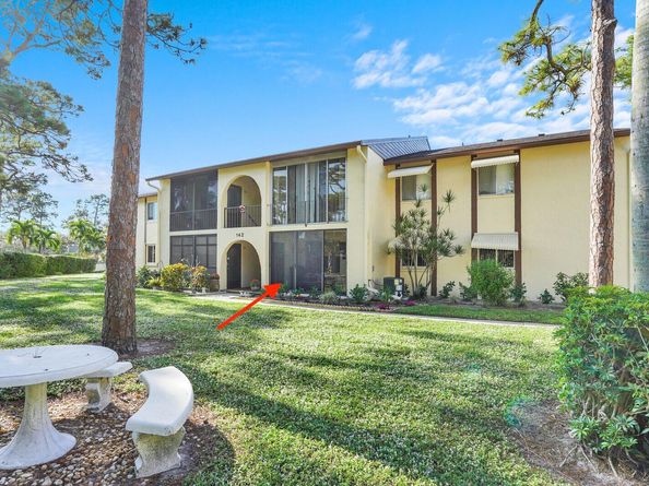 142 Lake Pine Circle B1, Greenacres FL 33463
