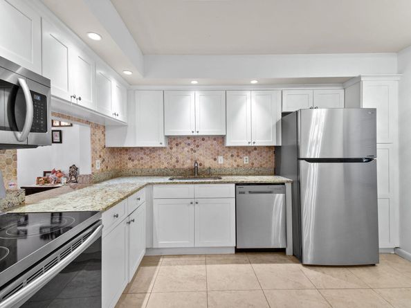 140 Lake Nancy Lane 112, West Palm Beach FL 33411