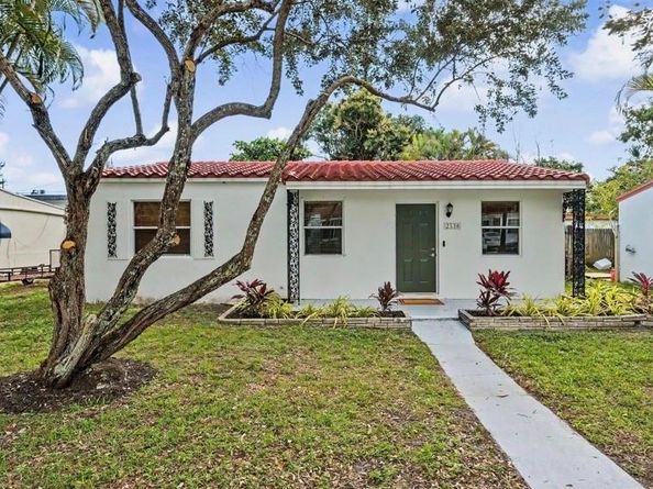 2530 Mckinley St, Hollywood FL 33020