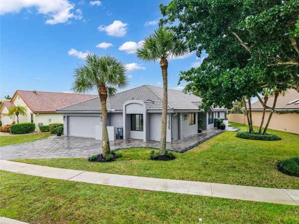11235 Clover Leaf Cir, Boca Raton FL 33428