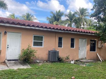 531 E Evanston Circle