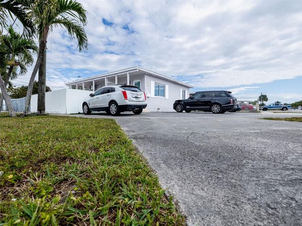 201 E 44th Street, Hialeah FL 33013