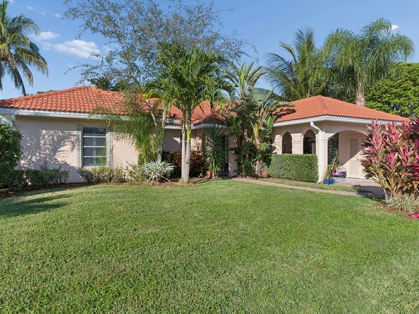 13 Fairway, Boynton Beach FL 33436