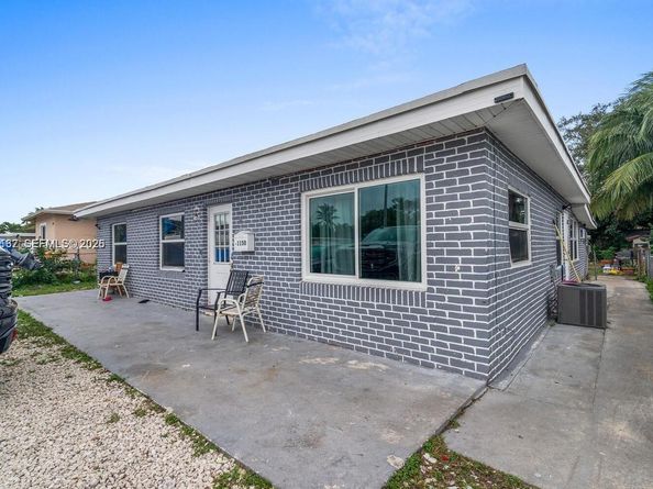 1150 SW 24th Avenue, Fort Lauderdale FL 33312
