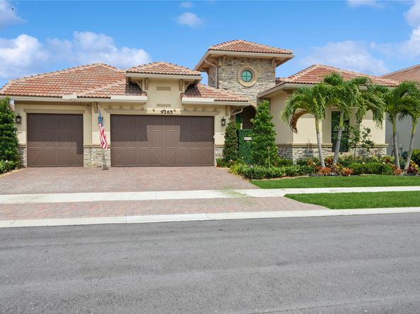 9265 Porto Way, Parkland FL 33076