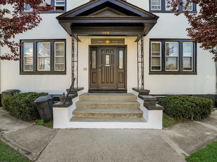 210 Pond Street, Bristol PA 19007