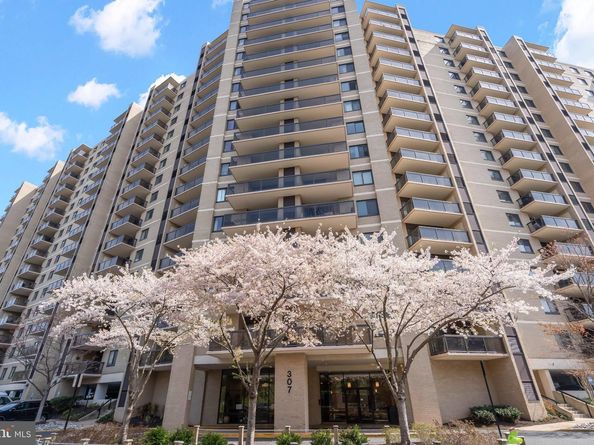 307 Yoakum Parkway 1722, Alexandria VA 22304