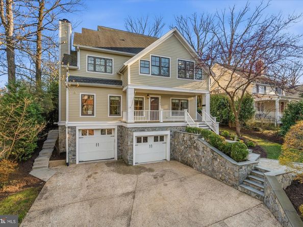 702 Enderby Drive, Alexandria VA 22302