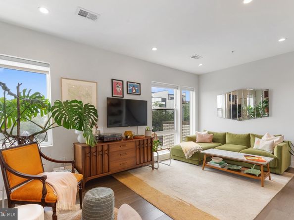 653 Irving Street NW 7, Washington DC 20010