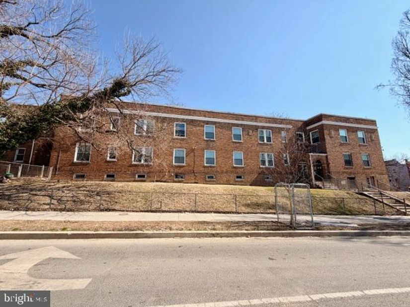3709 13TH Street NW 105, Washington DC 20010