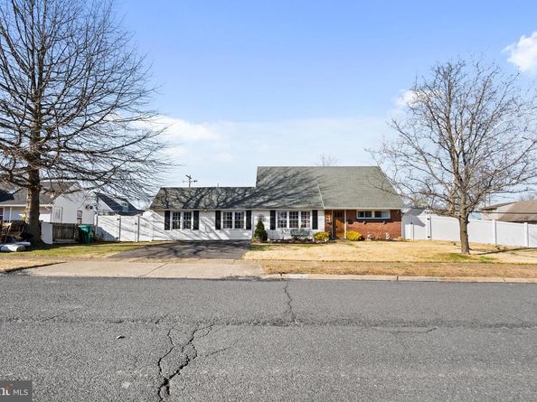 194 Cobalt Ridge Drive S S, Levittown PA 19057