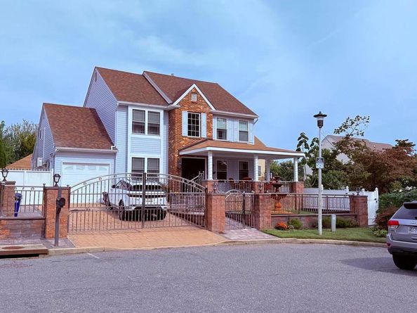 8905 Springview Road, Philadelphia PA 19115