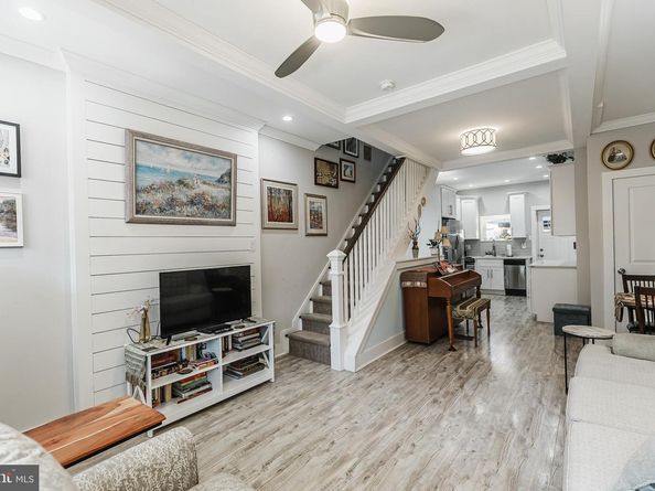 2504 S American Street, Philadelphia PA 19148