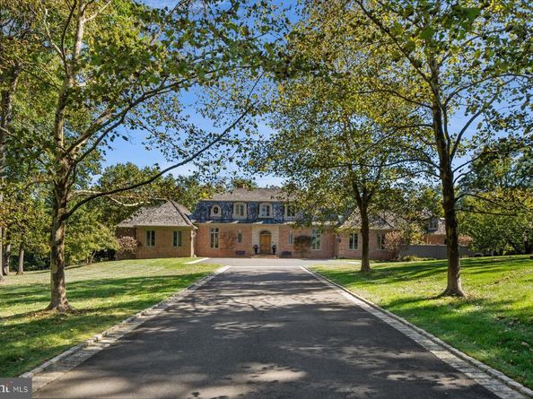 6220 Sheaff Lane, Fort Washington PA 19034