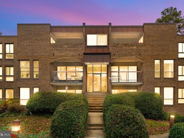 11200 Chestnut Grove Square 203, Reston VA 20190