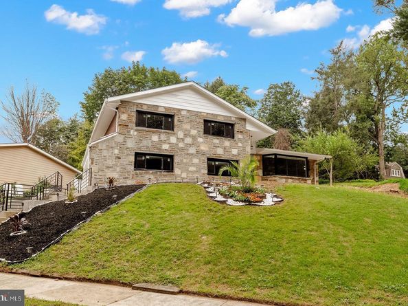 7101 N Mount Pleasant Place, Philadelphia PA 19119