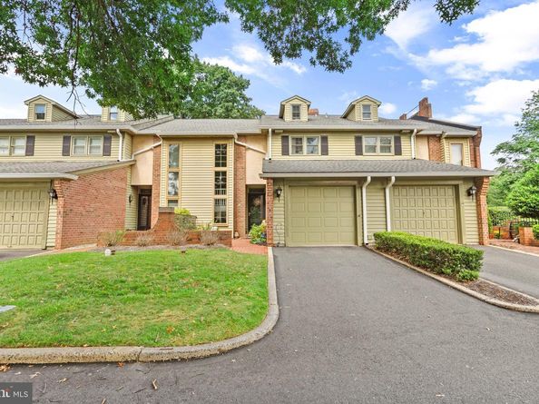 5 Sutphin Pines, Yardley PA 19067