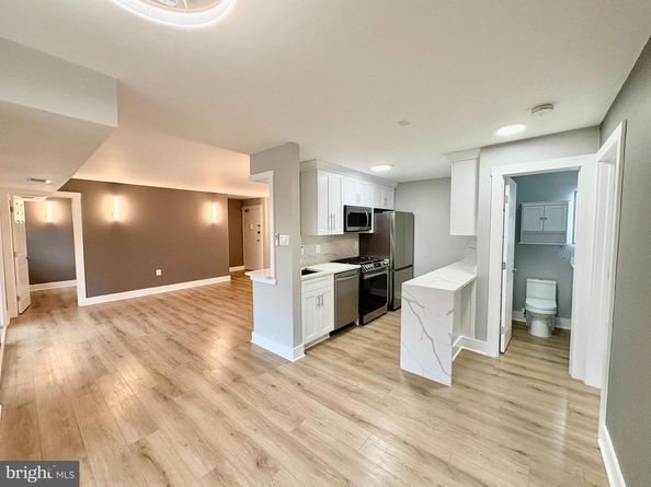 212 Park Terrace Court SE 72, Vienna VA 22180