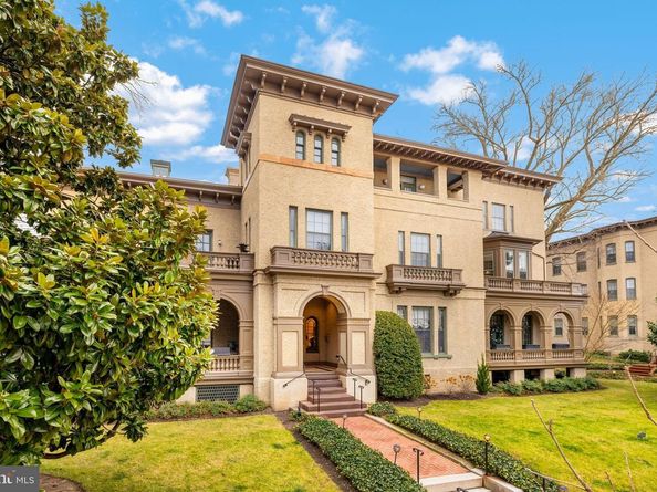 1537 30TH Street NW D32, Washington DC 20007