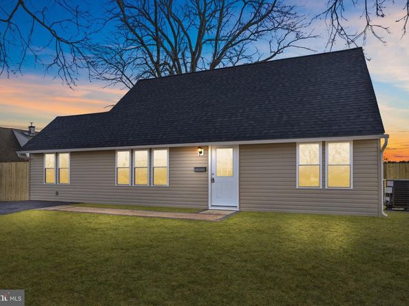 152 Junewood Drive, Levittown PA 19055