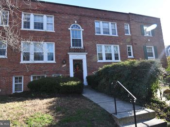 1809 N Queens Lane