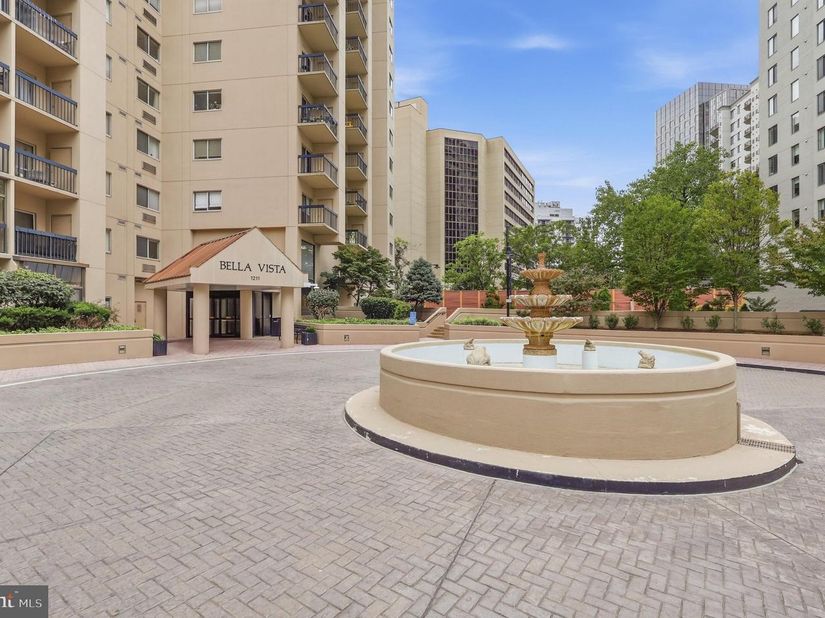 1211 S Eads Street 405, Arlington VA 22202